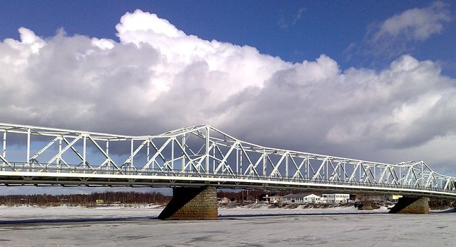 Мост Ханнула — автомобильный мост, соединяющий финский город Торнио и шведский город Хапаранда.