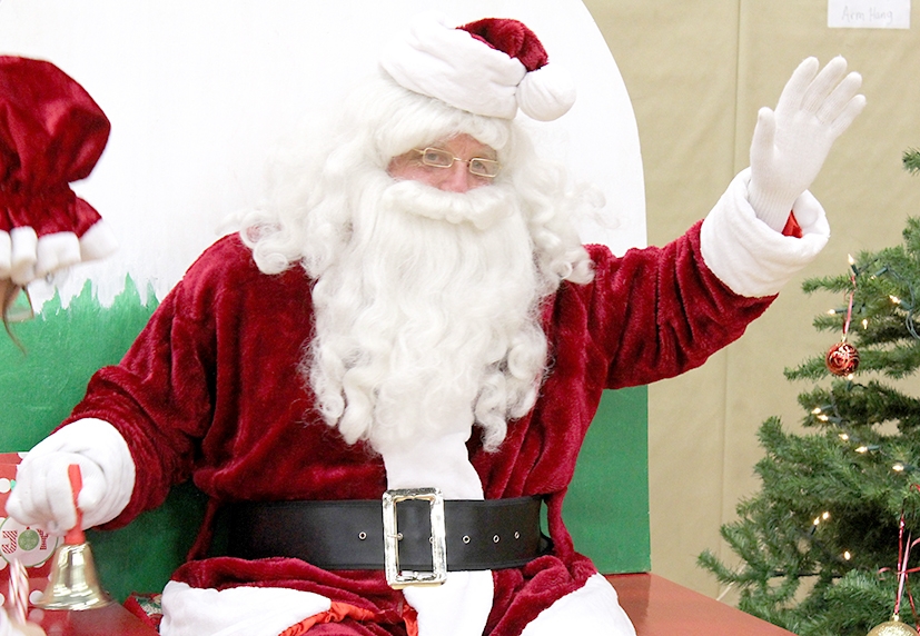 You are currently viewing Дед Мороз готов поздравить детей и взрослых