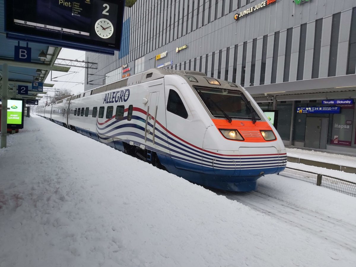 Подробнее о статье Поезда Аллегро продолжат следовать по маршруту Хельсинки — Санкт Петербург по расписанию