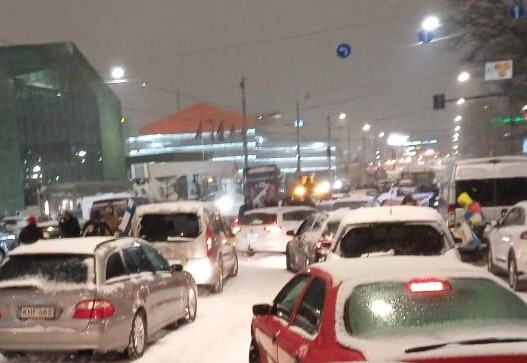 Read more about the article Участники Convoy Finland заплатят за эвакуацию автомобилей, перегородивших проезжую часть улицы Маннергейма