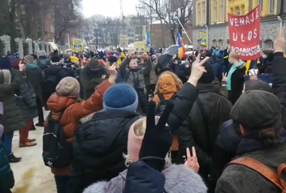 Подробнее о статье В Хельсинки у посольства России прошла акция протеста против военной агрессии