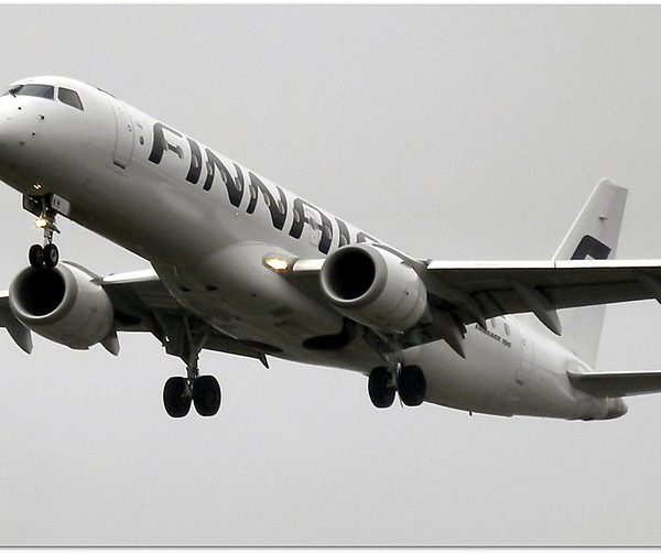 Finnair отменил около 100 рейсов из-за забастовки авиационных работников