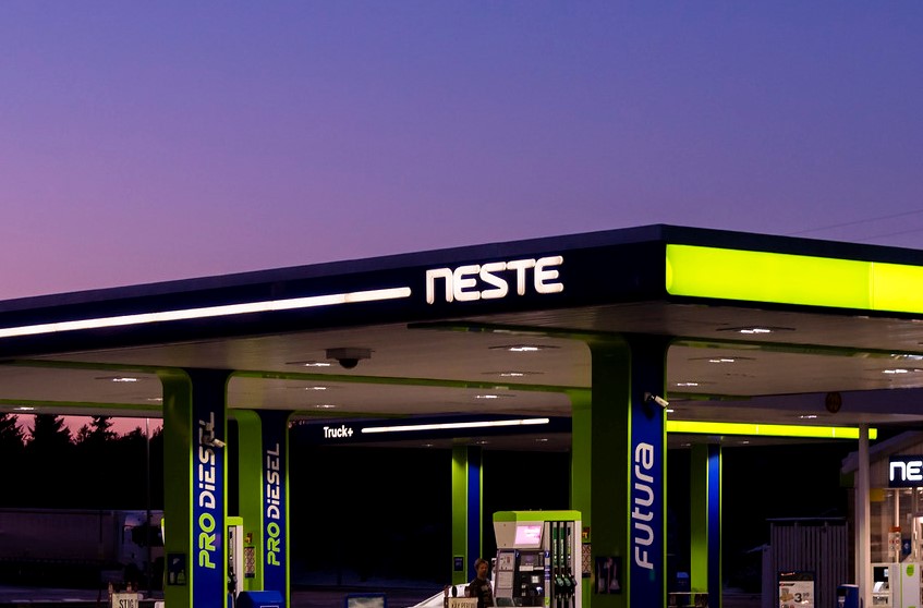 Read more about the article Без четверти три: цена за литр бензина приближается к трем евро