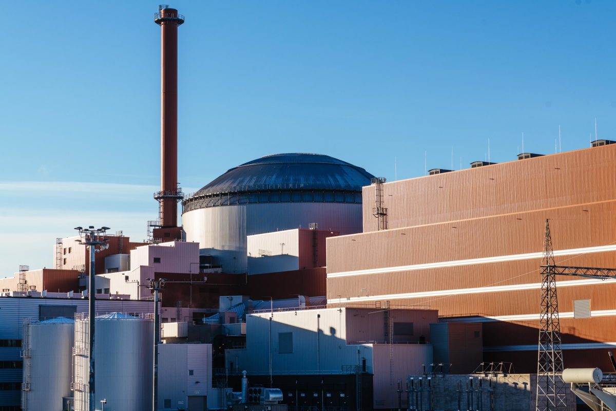 Подробнее о статье TVO: вывод третьего реактора АЭС “Олкилуото” на рабочую мощность откладывается