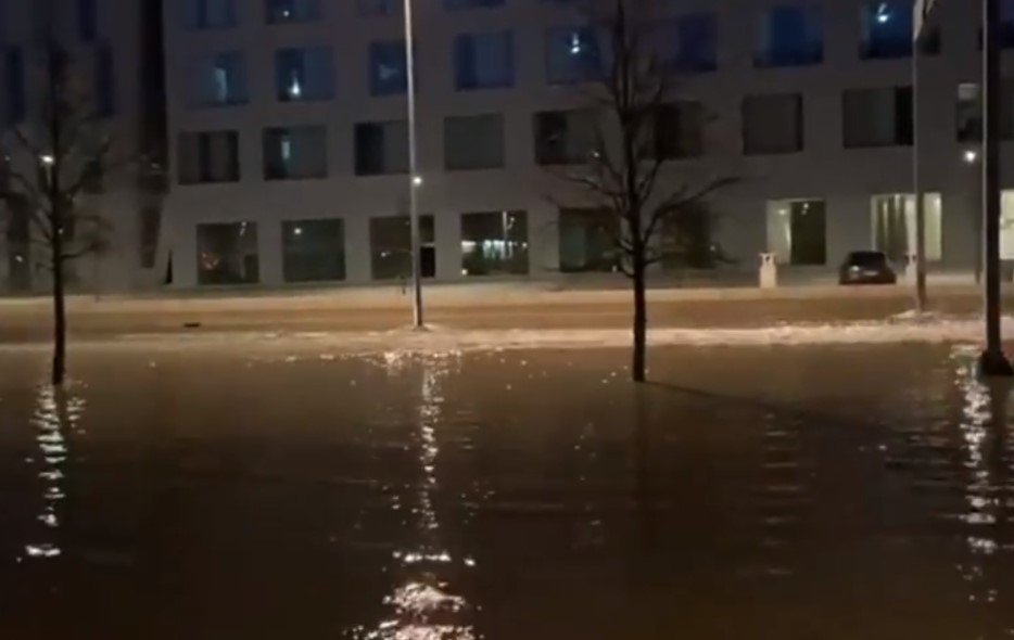 Read more about the article Авария на трубопроводе: центр Хельсинки затопило водой