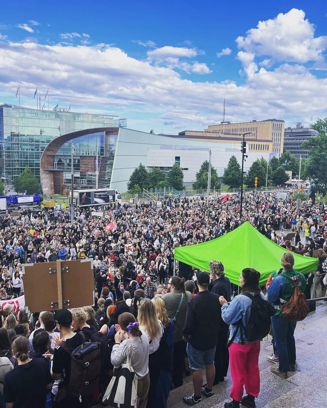 Подробнее о статье Жители митингуют: Хельсинки против расизма