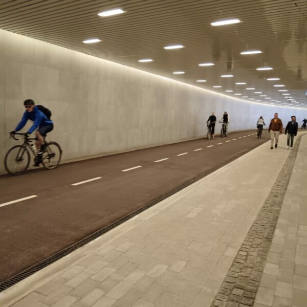 В центре Хельсинки открылся новый велосипедный тоннель