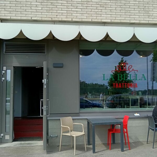 Обед по понедельникам: ресторан La Bella Trattoria