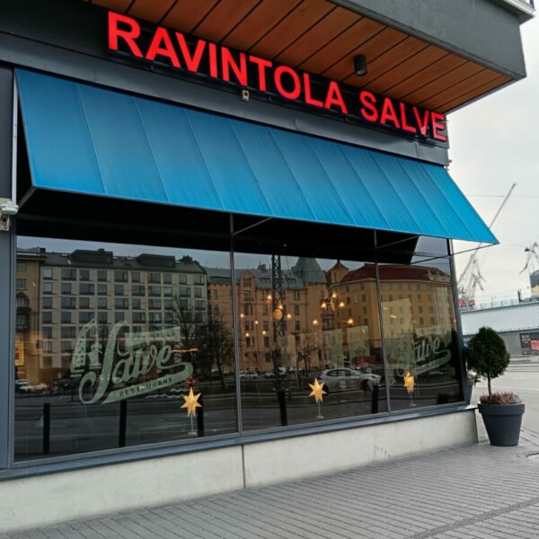 Обед по понедельникам: рождественский буфет в ресторане Salve