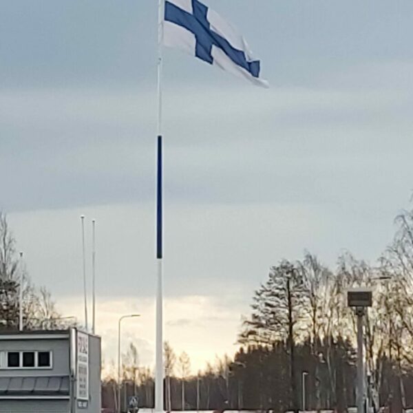 В Финляндии снесут 100-метровый флагшток, установленный к столетию независимости